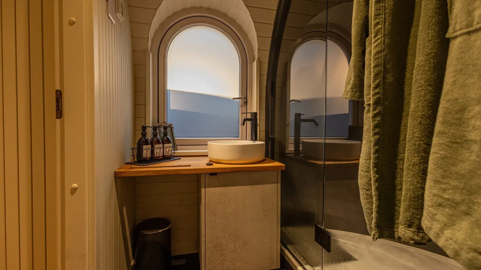 Forest Cabin Couples