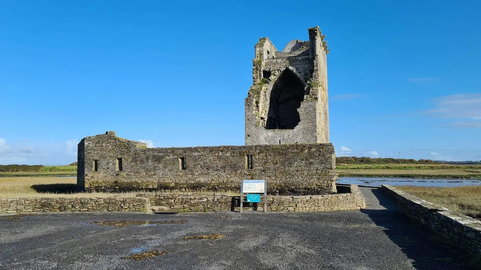 Carrigafoyle Castle