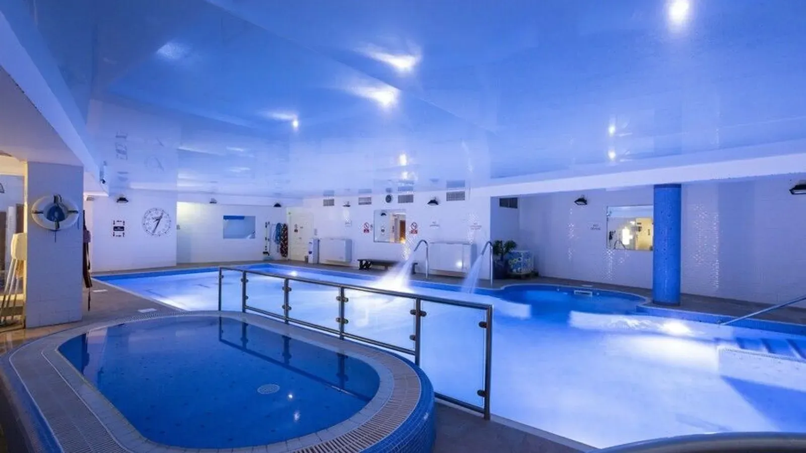 Schull Harbour Hotel